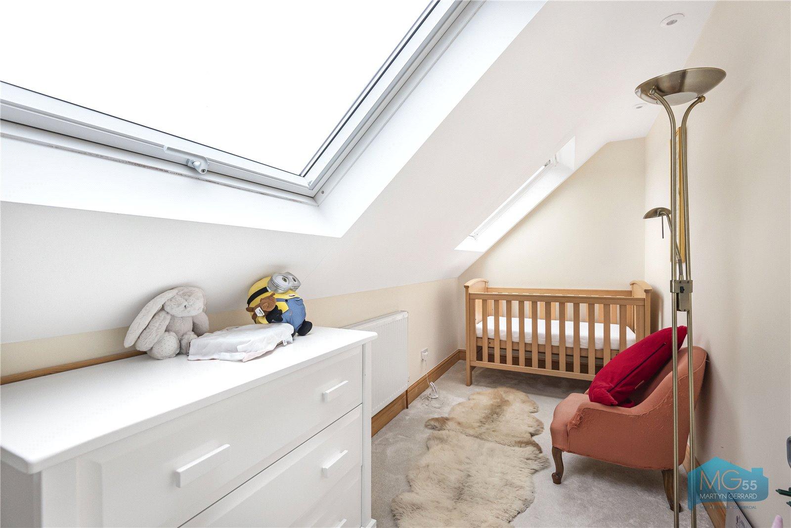 4 bedroom Semi-Detached House to rent - Martyn Gerrard
