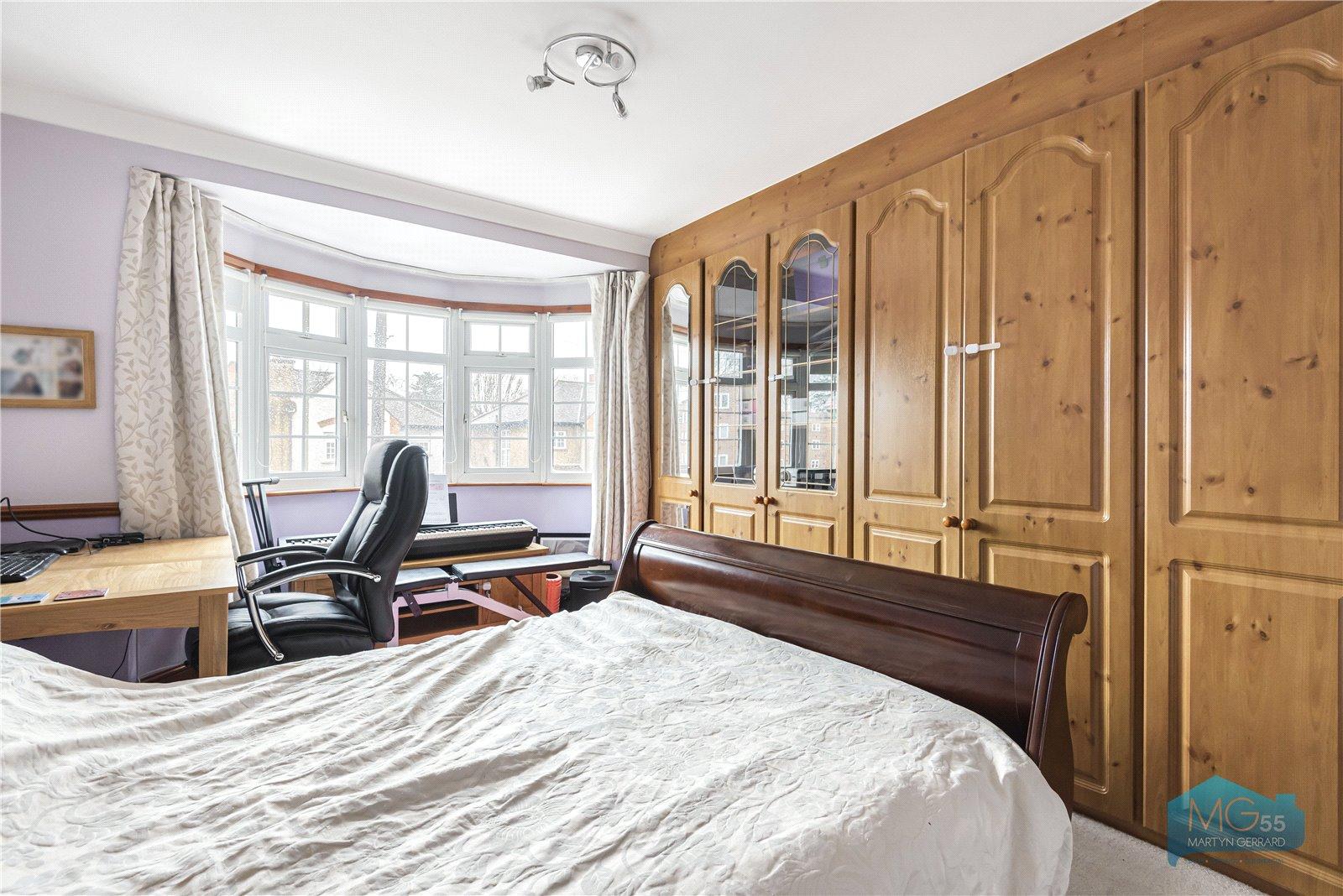 4 bedroom Semi-Detached House to rent - Martyn Gerrard