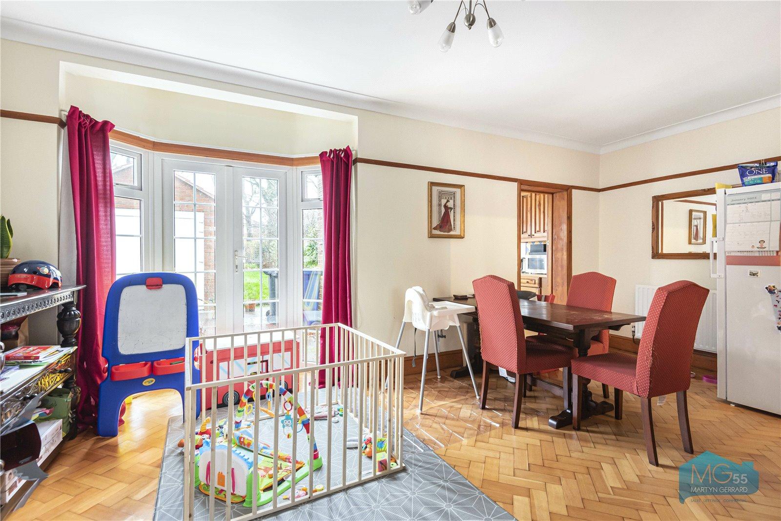 4 bedroom Semi-Detached House to rent - Martyn Gerrard