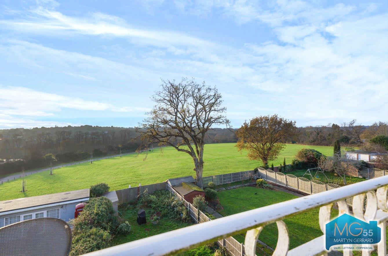 3 bedroom Apartment to rent - Martyn Gerrard