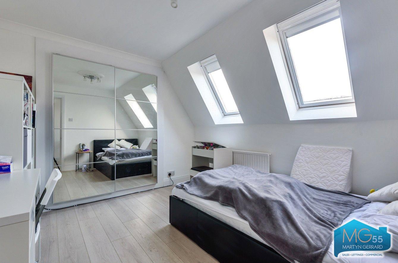 3 bedroom Apartment to rent - Martyn Gerrard