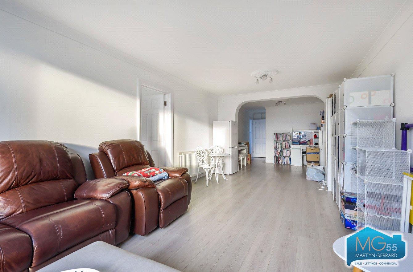 3 bedroom Apartment to rent - Martyn Gerrard