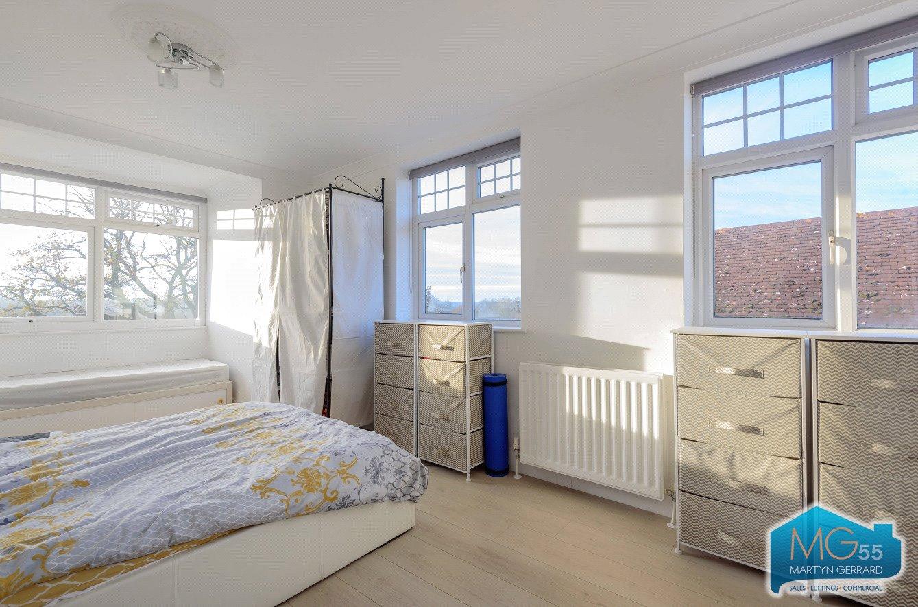 3 bedroom Apartment to rent - Martyn Gerrard