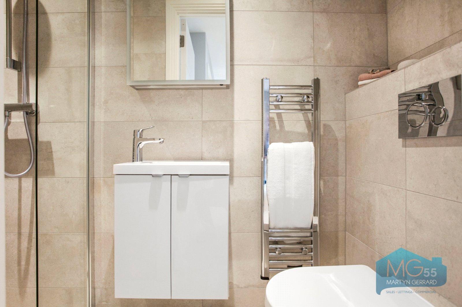 2 bedroom Apartment to rent - Martyn Gerrard