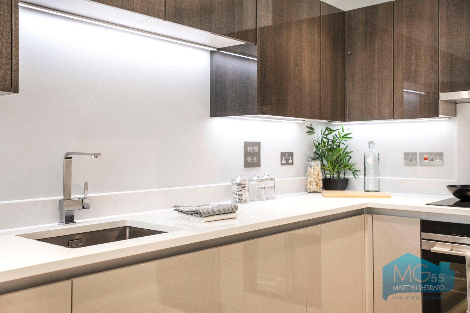 2 bedroom Apartment to rent + ' - Martyn Gerrard
