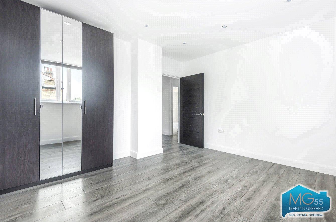 3 bedroom Apartment to rent - Martyn Gerrard
