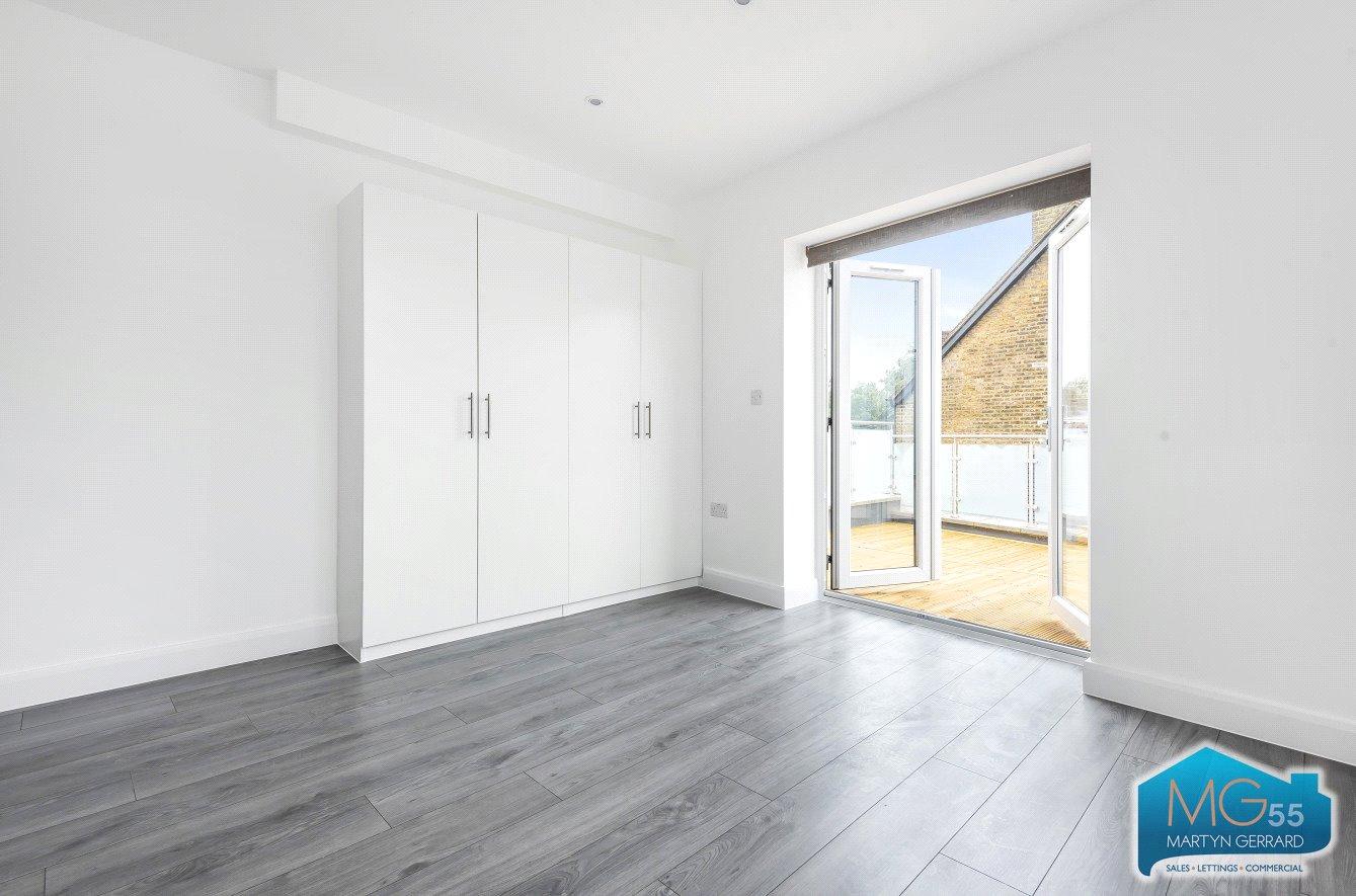 3 bedroom Apartment to rent - Martyn Gerrard