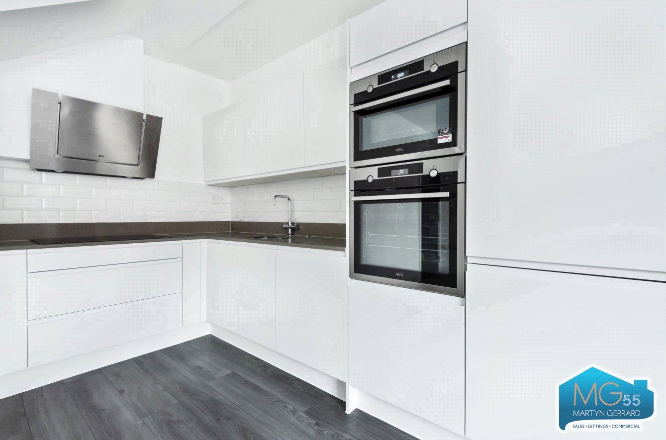 Friern Barnet Lane, Whetstone, London, N20+  - Martyn Gerrard