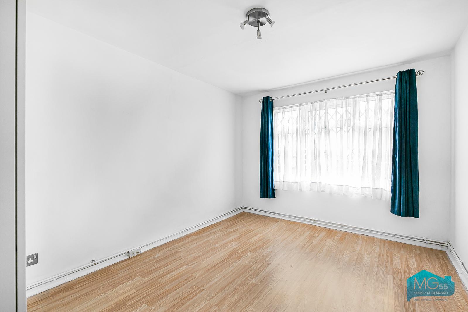 1 bedroom Ground Floor Flat to rent - Martyn Gerrard