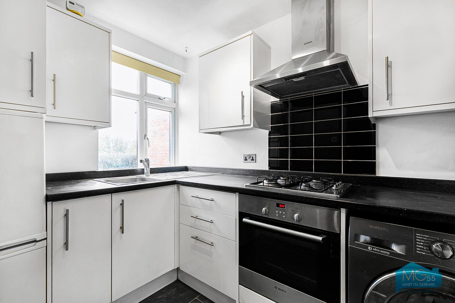 1 bedroom Ground Floor Flat to rent - Martyn Gerrard