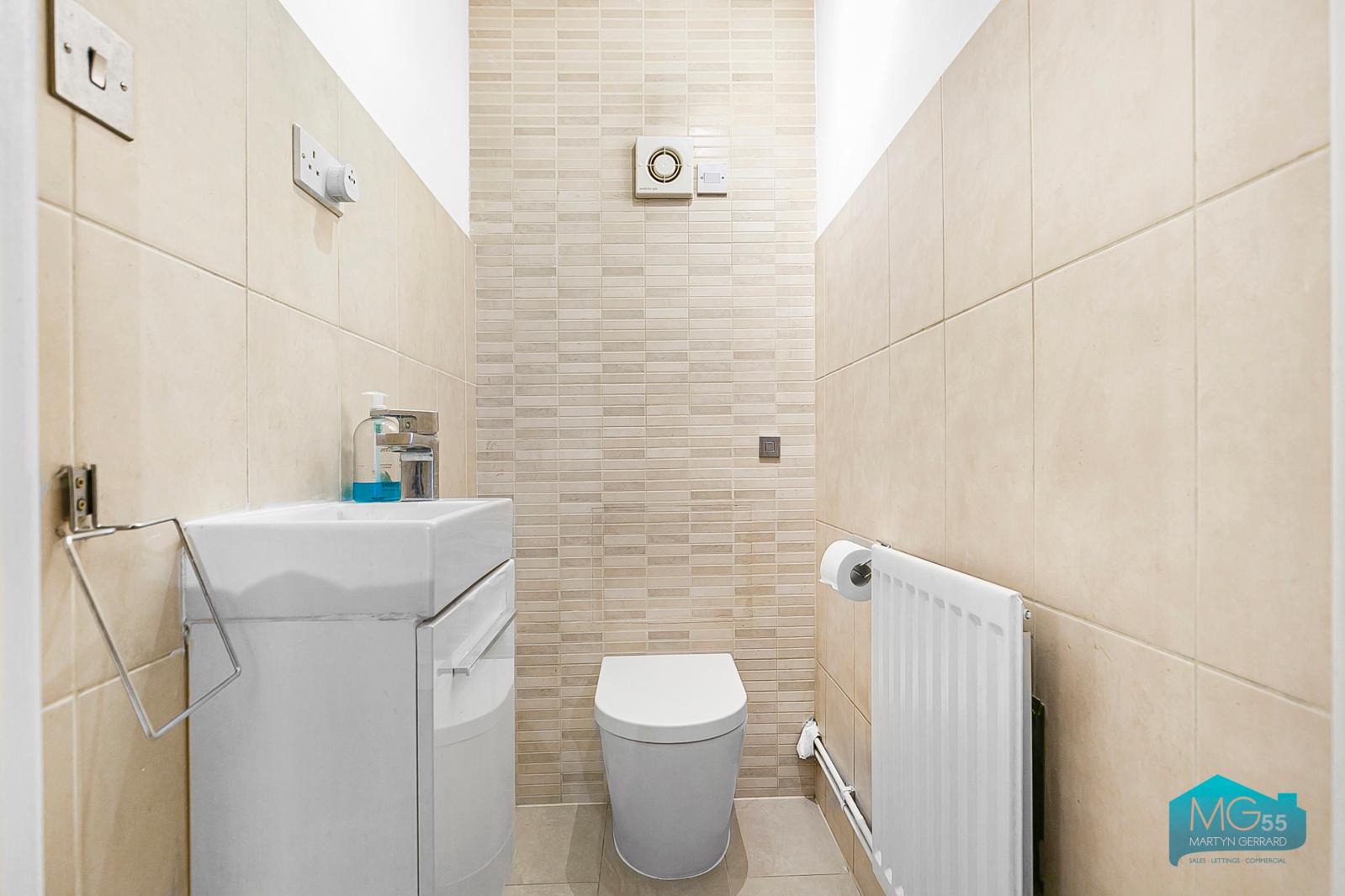 1 bedroom Ground Floor Flat to rent - Martyn Gerrard