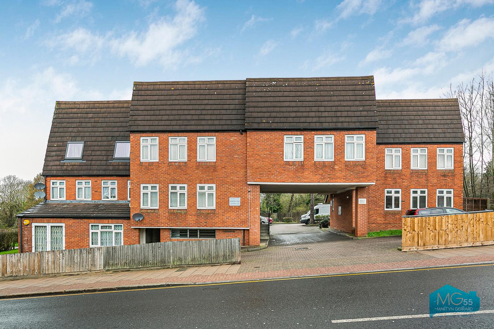 1 bedroom Ground Floor Flat to rent - Martyn Gerrard