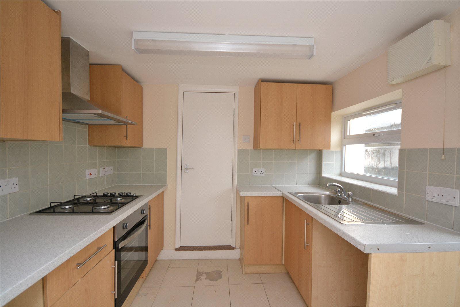 3 bedroom End of Terrace House to rent - Martyn Gerrard