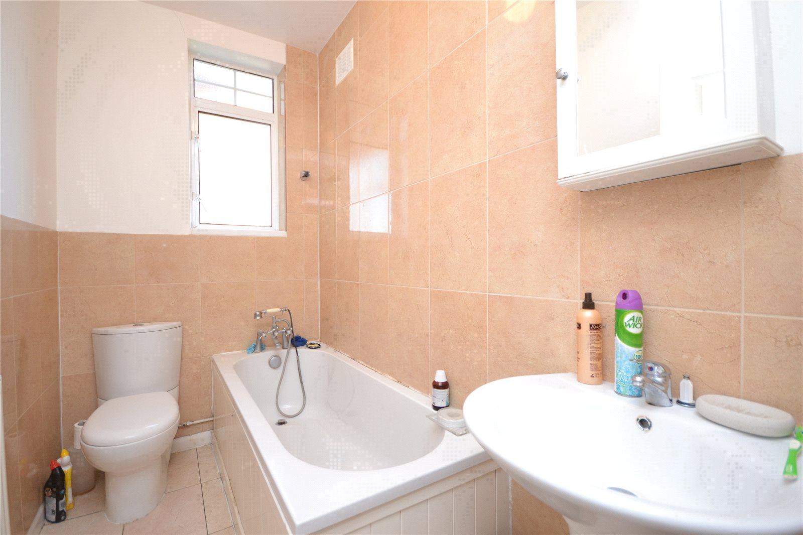 2 bedroom Apartment to rent - Martyn Gerrard
