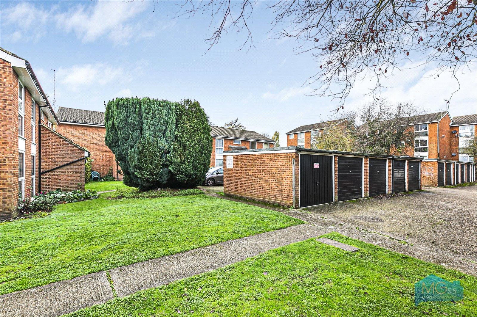 2 bedroom Apartment to rent - Martyn Gerrard