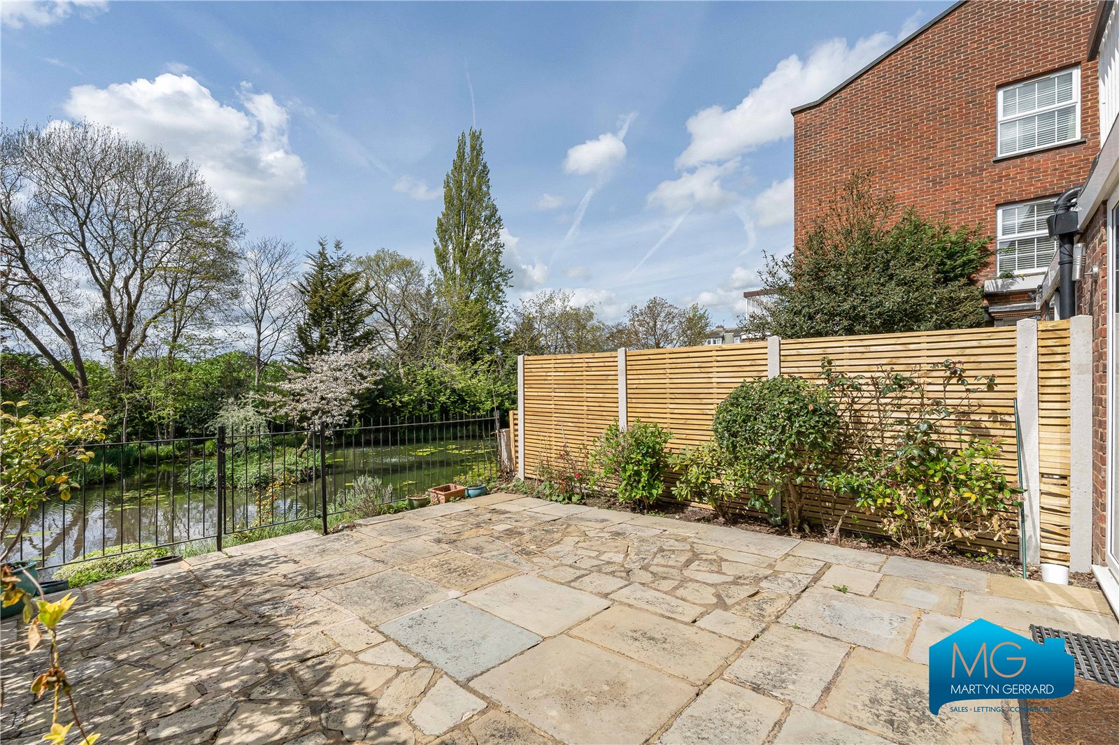 4 bedroom Terraced House to rent - Martyn Gerrard