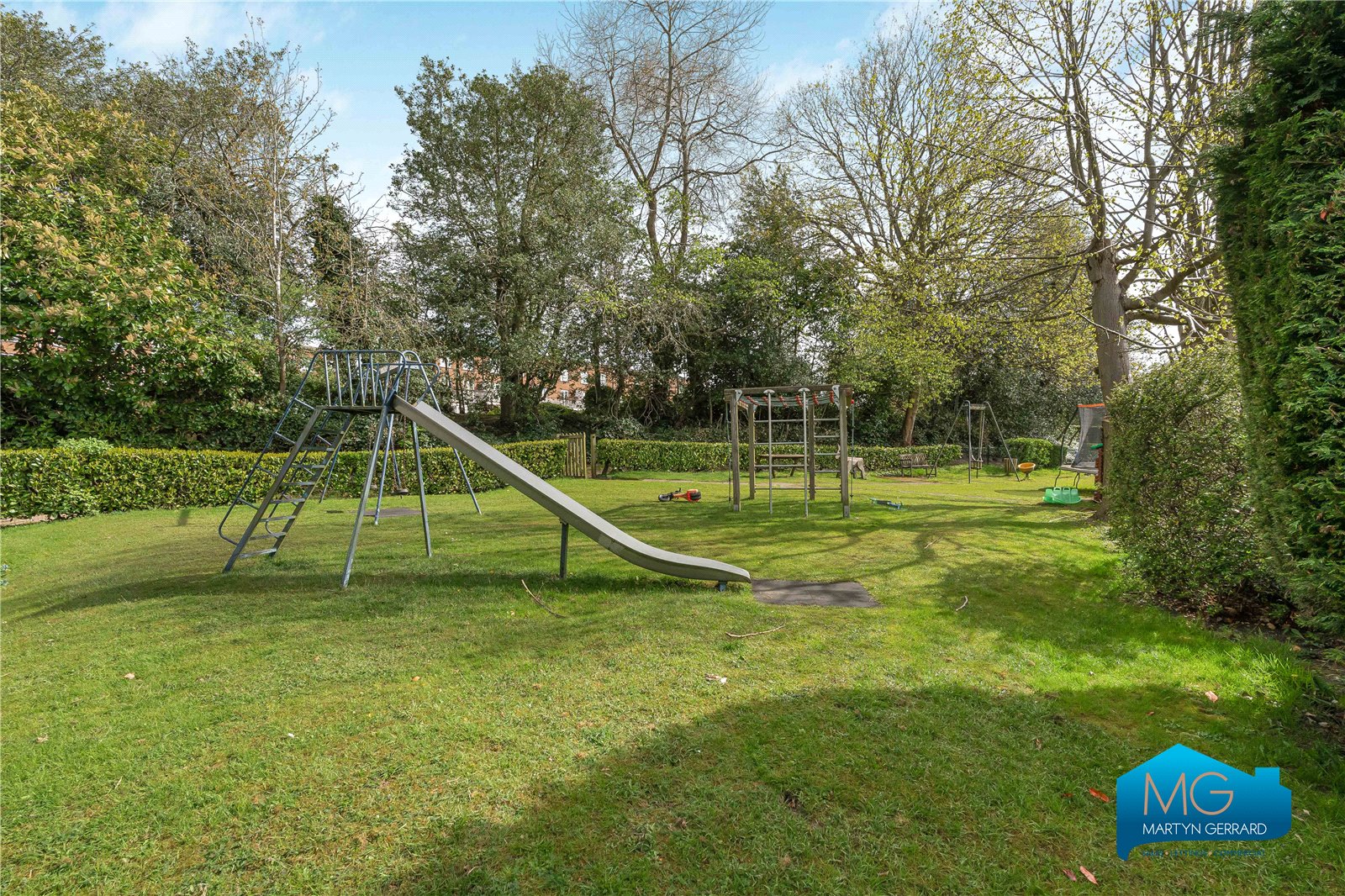 4 bedroom Terraced House to rent - Martyn Gerrard