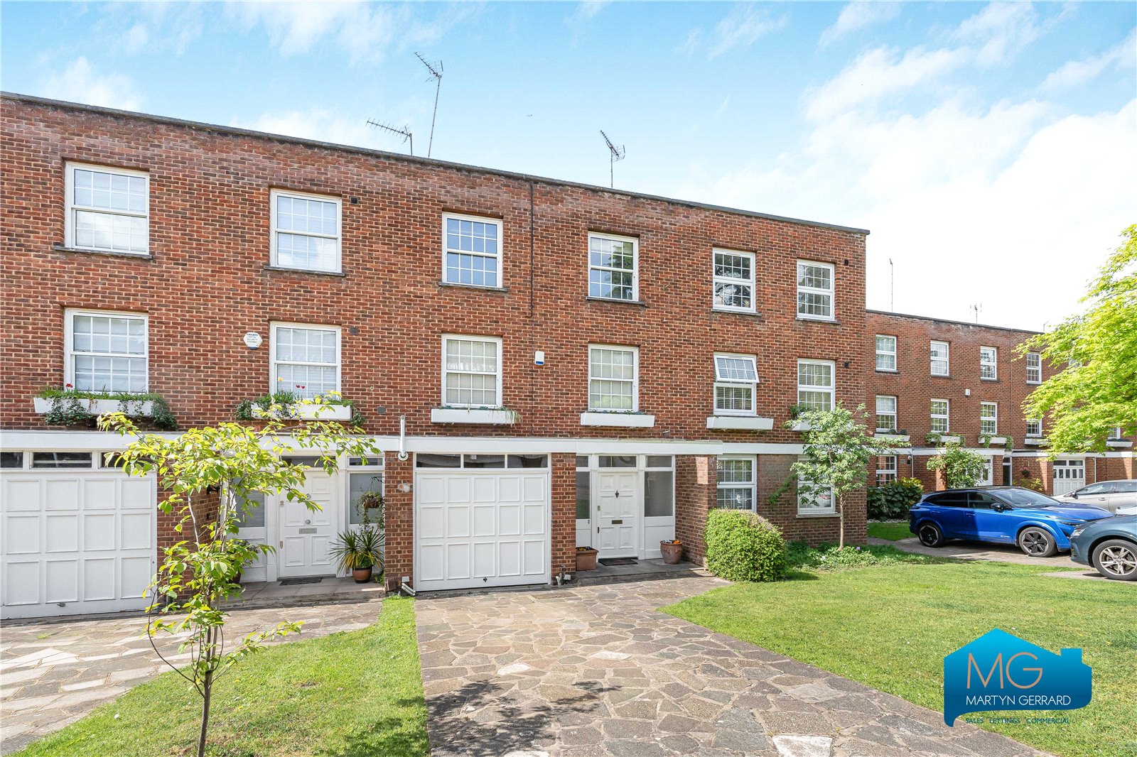 Baxendale, Whetstone, London, N20+  - Martyn Gerrard