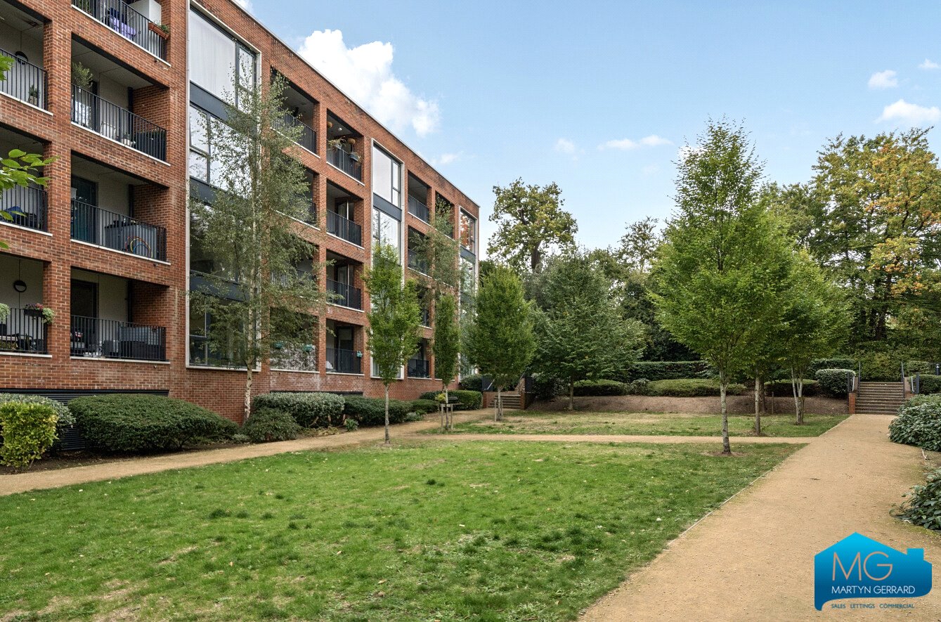 2 bedroom Apartment for sale - Martyn Gerrard