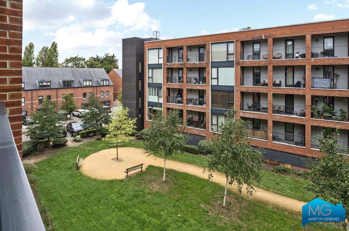 2 bedroom Apartment for sale - Martyn Gerrard