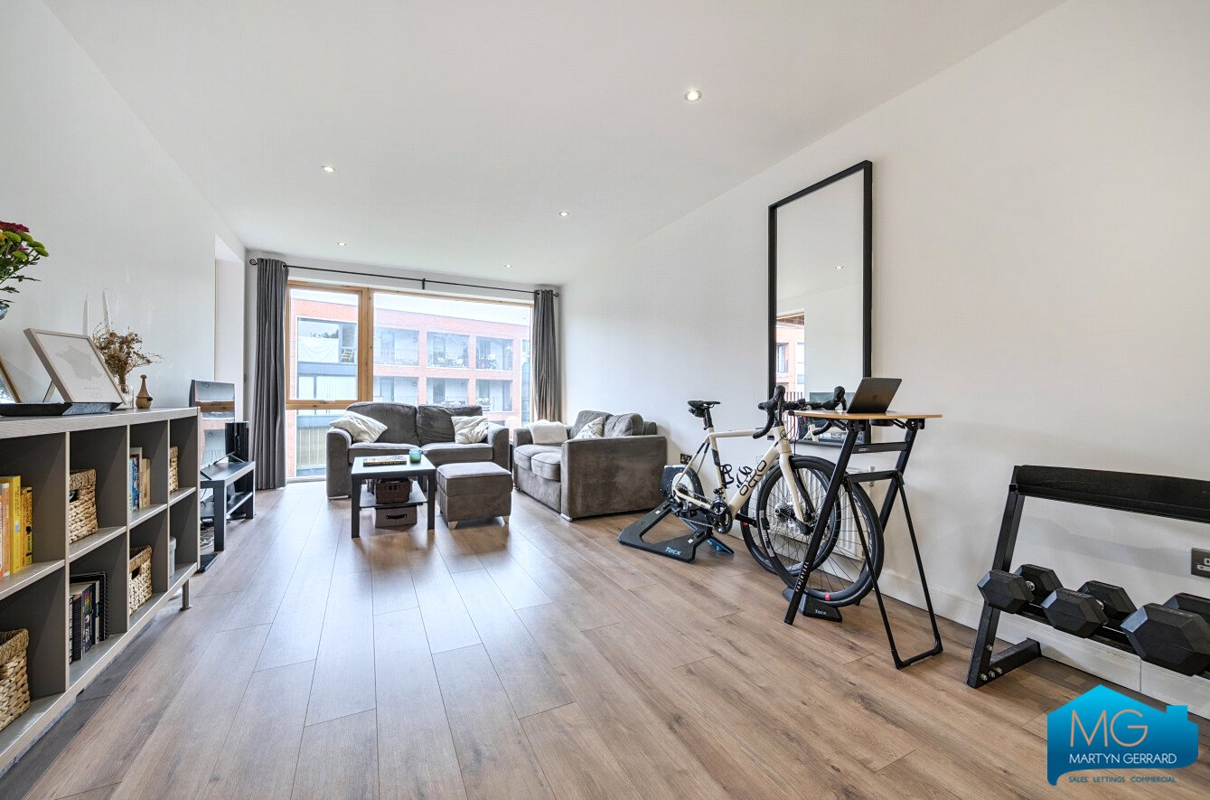 2 bedroom Apartment for sale - Martyn Gerrard