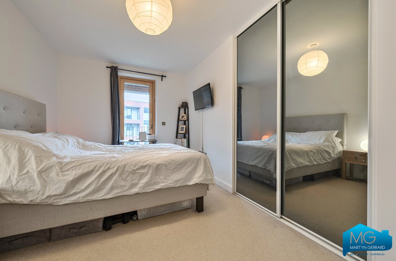 2 bedroom Apartment for sale - Martyn Gerrard