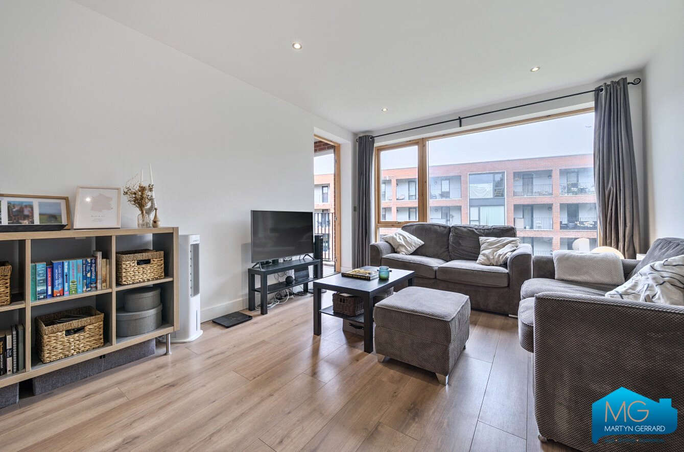2 bedroom Apartment for sale - Martyn Gerrard