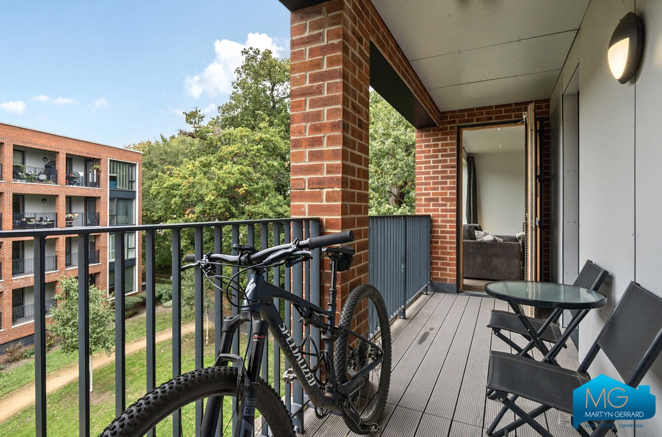 2 bedroom Apartment for sale - Martyn Gerrard