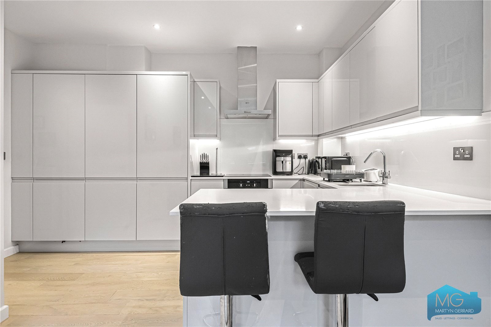 2 bedroom Ground Floor Flat to rent - Martyn Gerrard