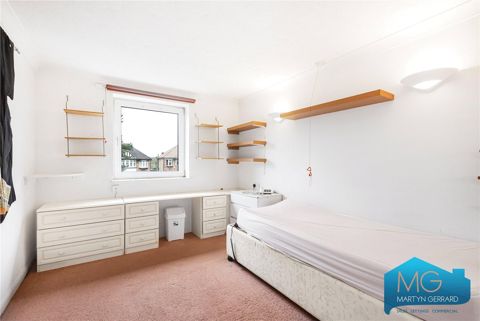 2 bedroom Apartment to rent - Martyn Gerrard