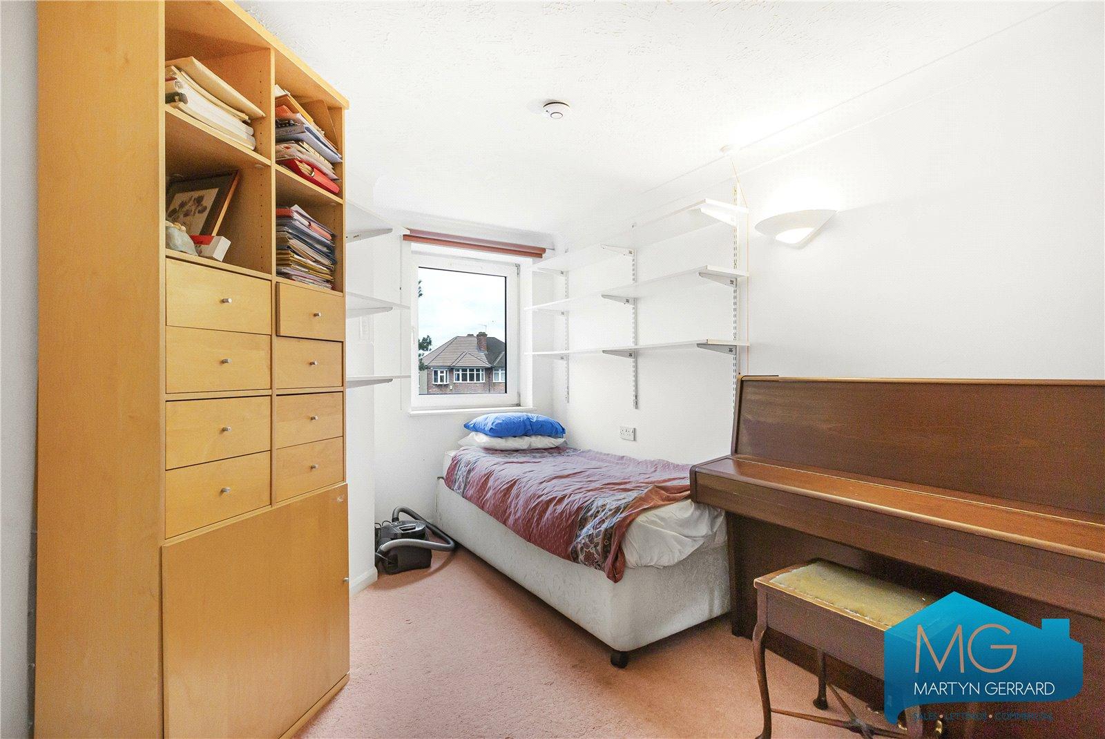 2 bedroom Apartment to rent - Martyn Gerrard