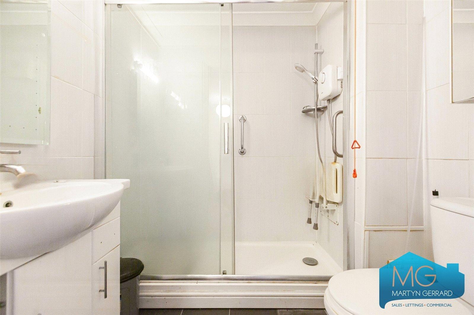 2 bedroom Apartment to rent - Martyn Gerrard
