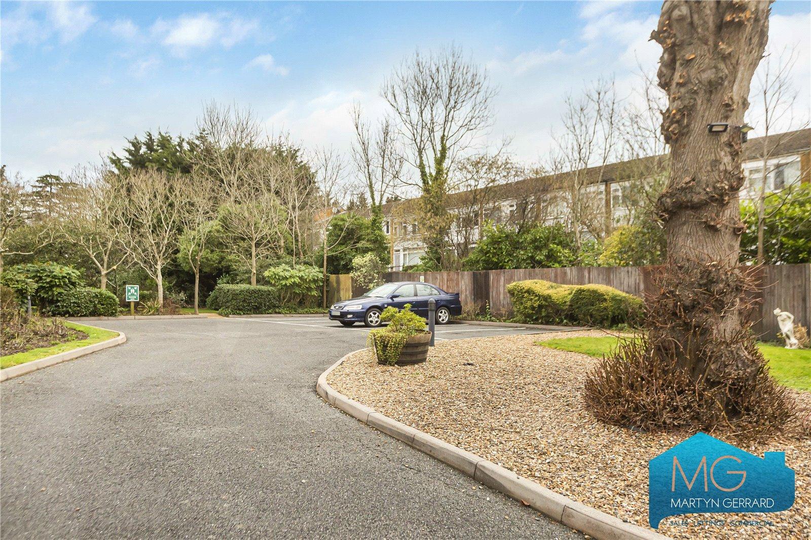 2 bedroom Apartment to rent - Martyn Gerrard