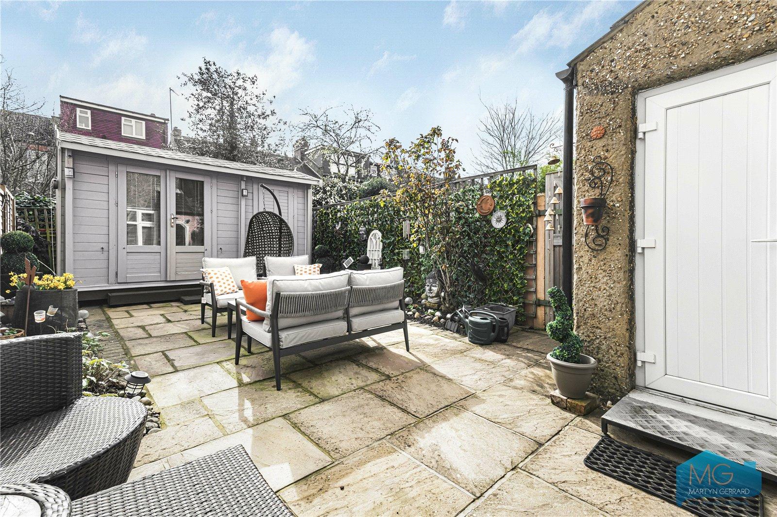 3 bedroom End of Terrace House for sale - Martyn Gerrard