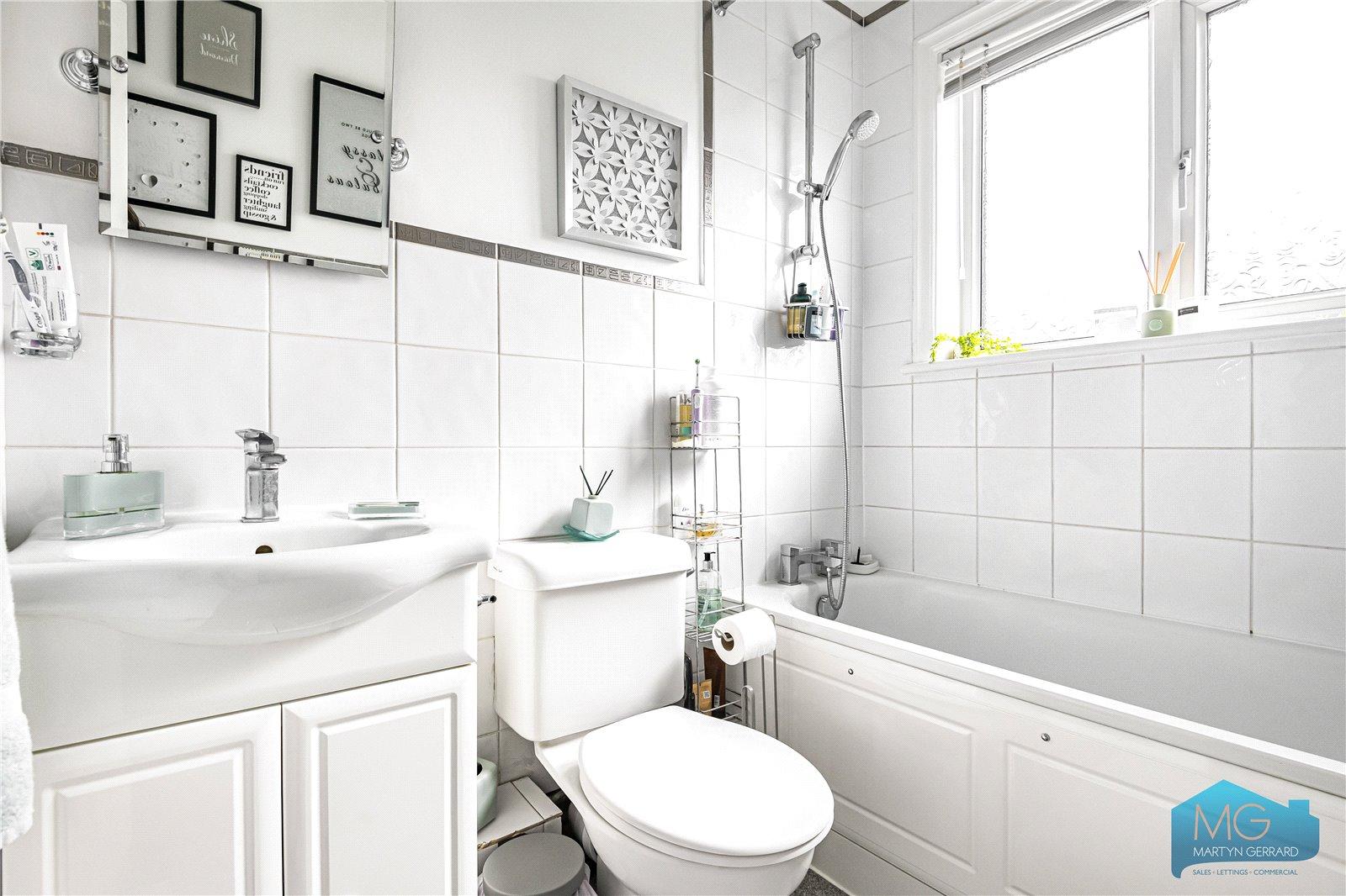 3 bedroom End of Terrace House for sale - Martyn Gerrard