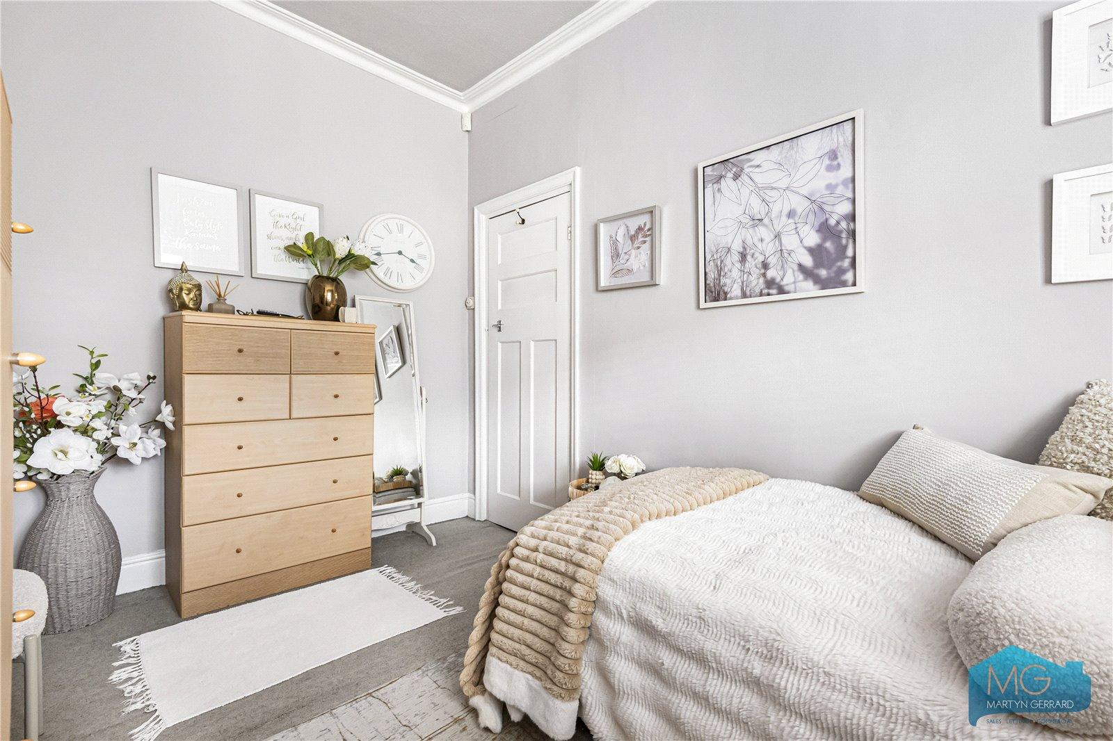 3 bedroom End of Terrace House for sale - Martyn Gerrard