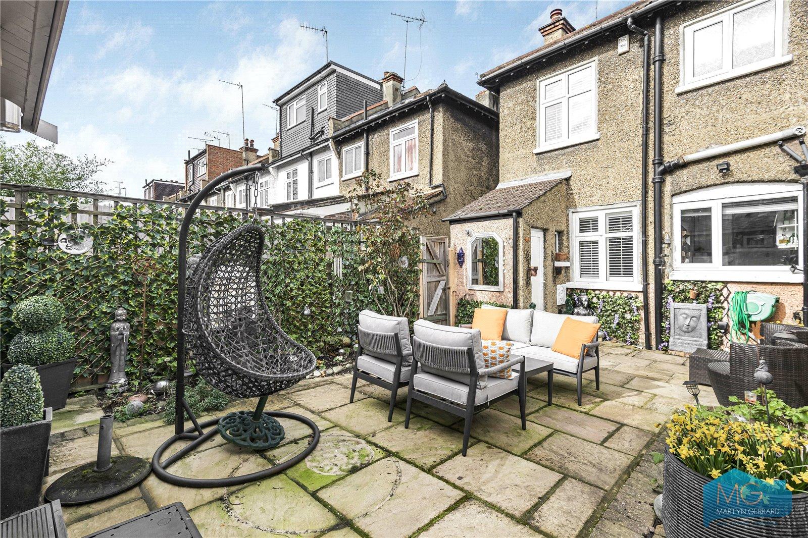 3 bedroom End of Terrace House for sale - Martyn Gerrard
