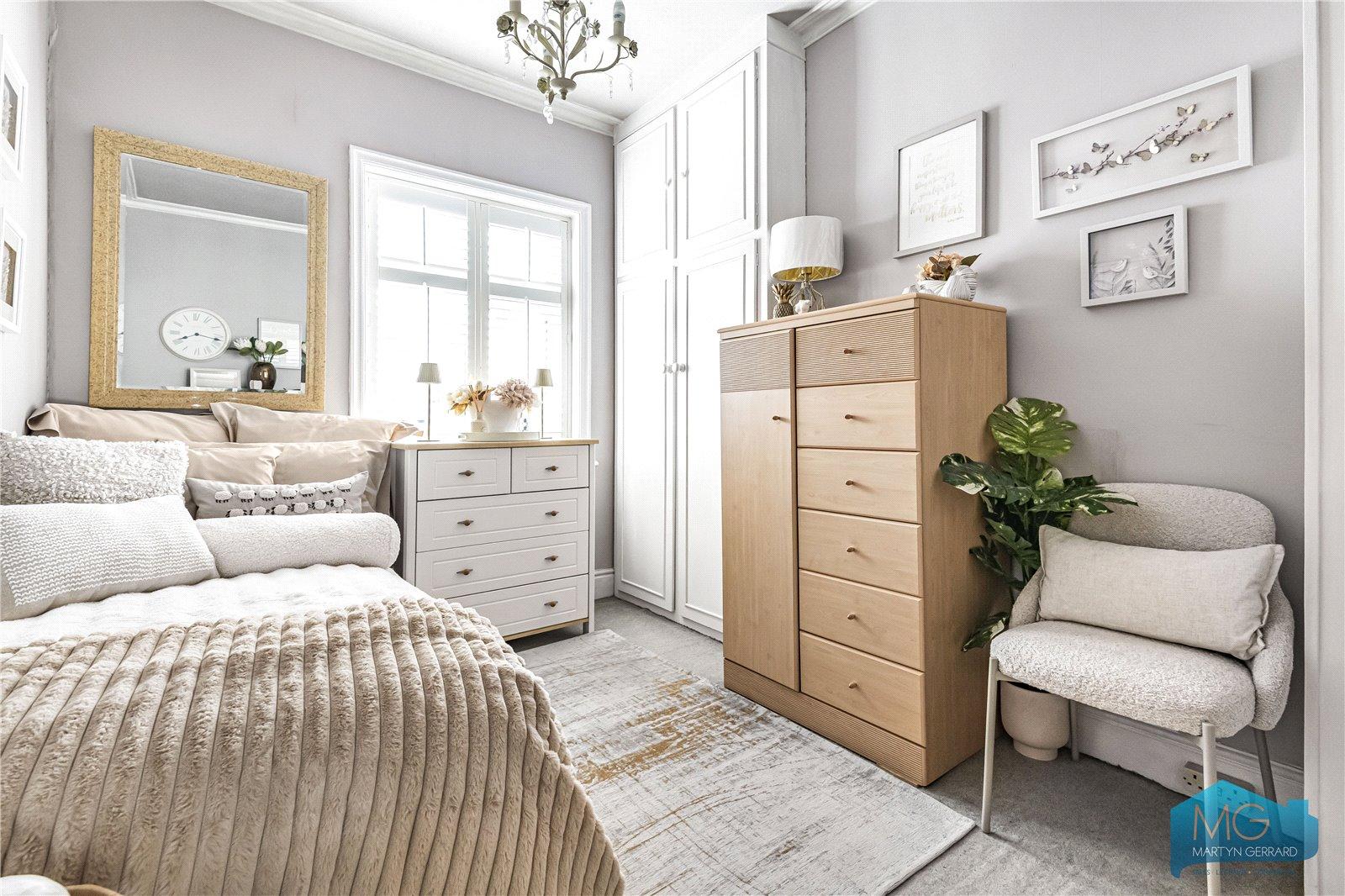 3 bedroom End of Terrace House for sale - Martyn Gerrard