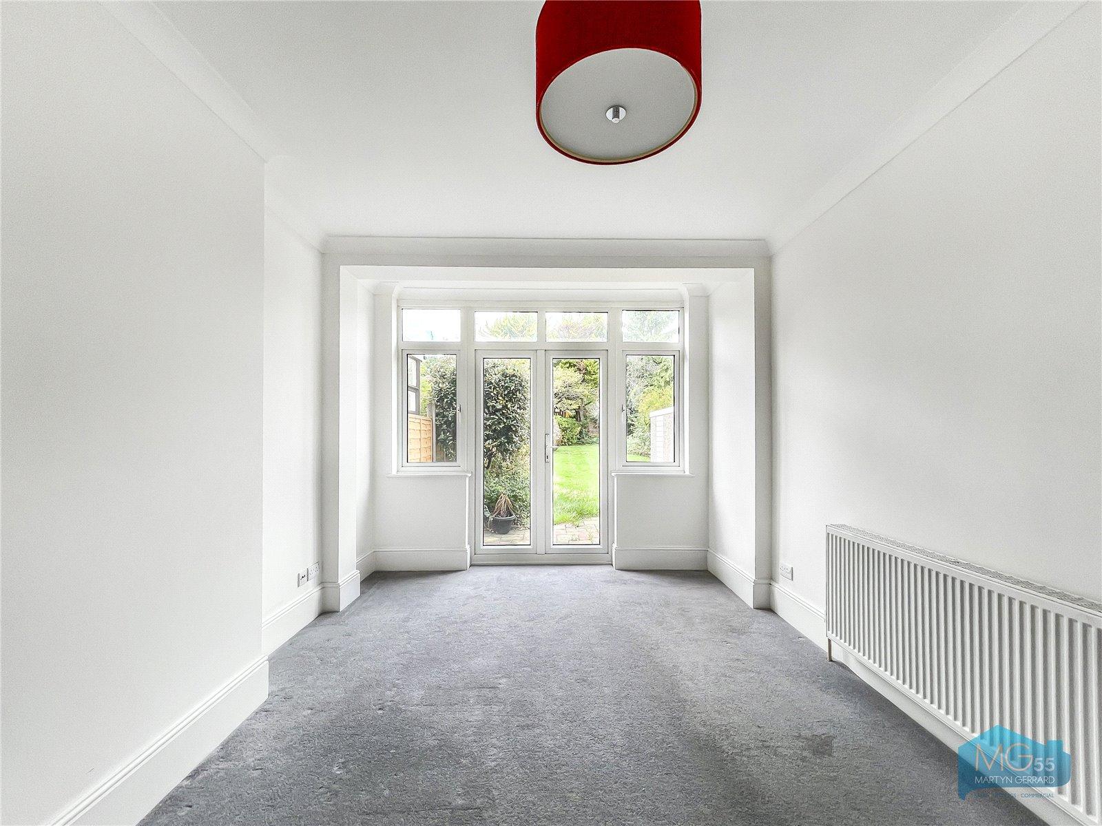3 bedroom Semi-Detached House to rent - Martyn Gerrard