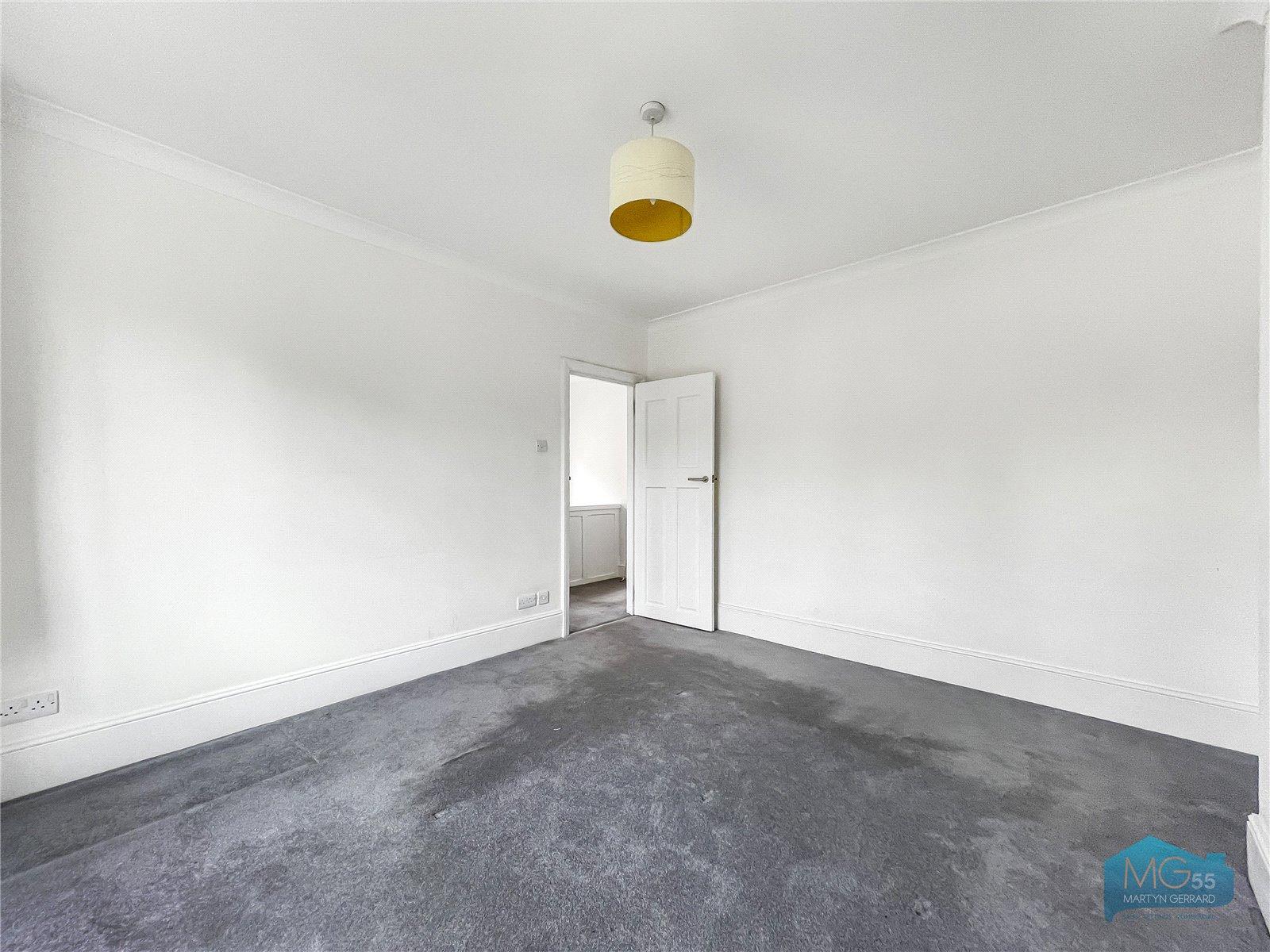 3 bedroom Semi-Detached House to rent - Martyn Gerrard