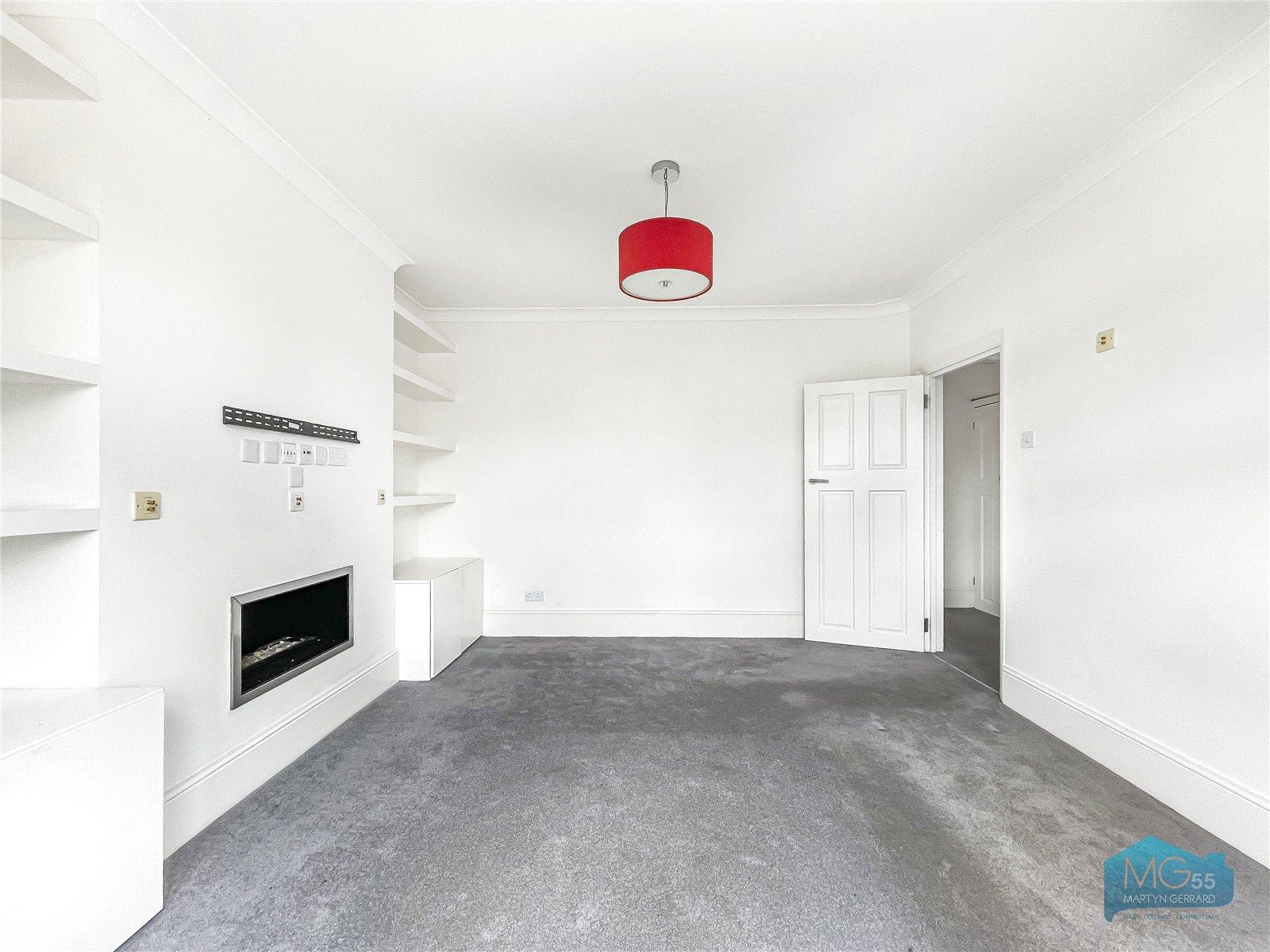 3 bedroom Semi-Detached House to rent - Martyn Gerrard