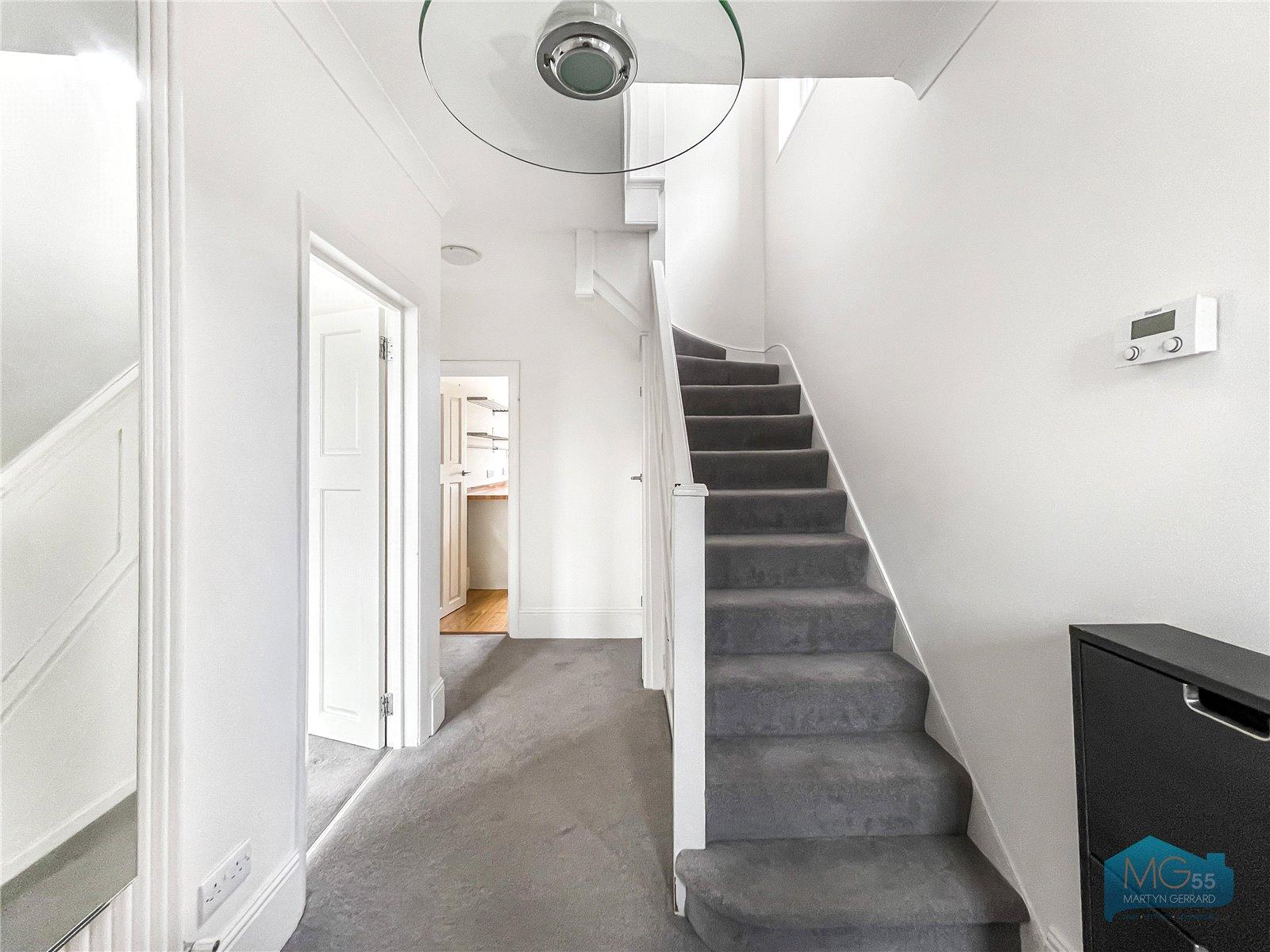 3 bedroom Semi-Detached House to rent - Martyn Gerrard