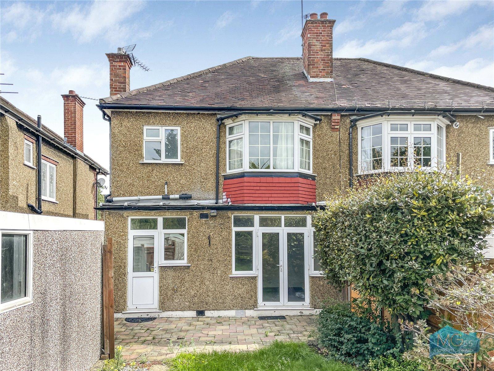 3 bedroom Semi-Detached House to rent - Martyn Gerrard
