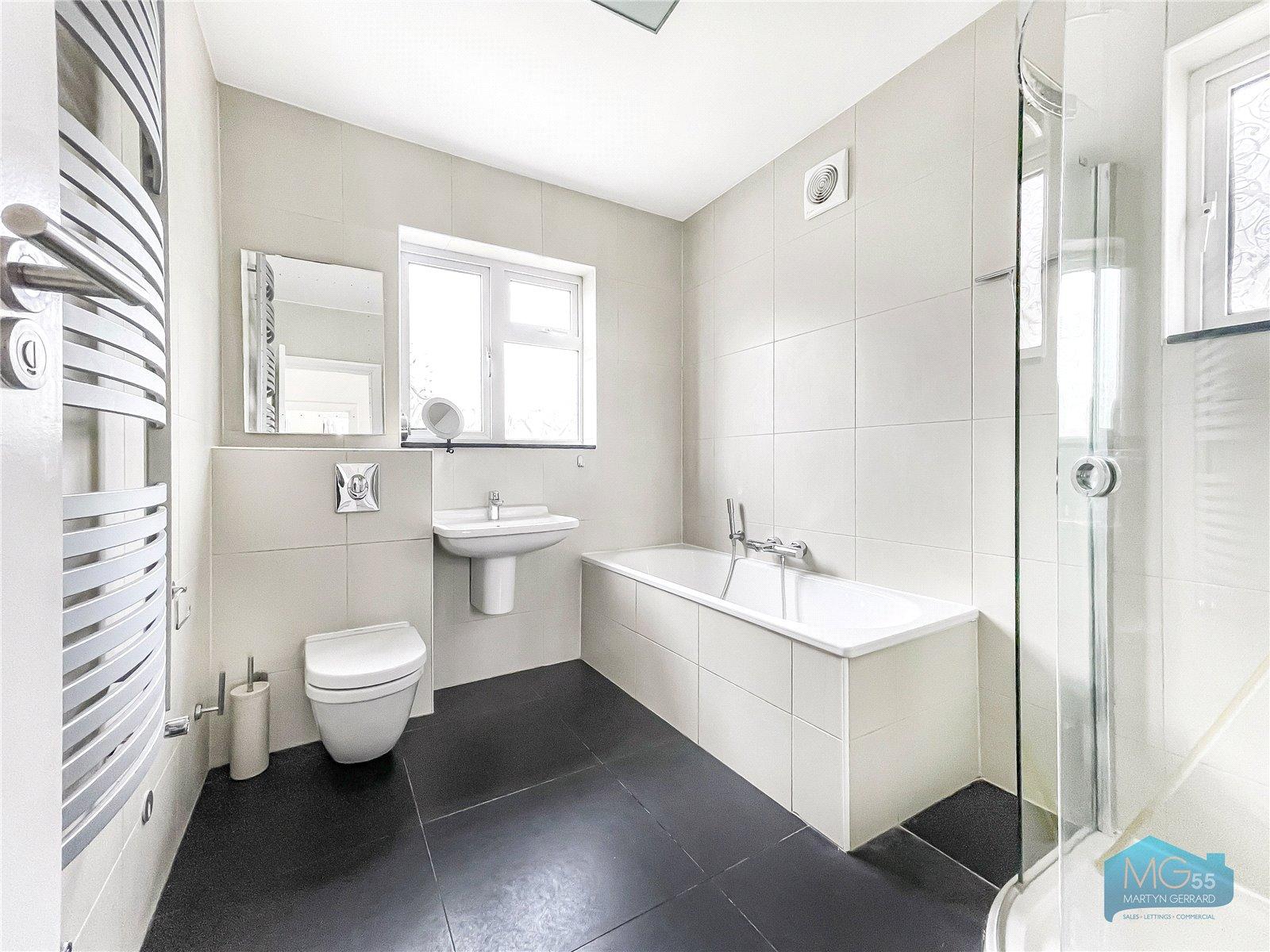 3 bedroom Semi-Detached House to rent - Martyn Gerrard