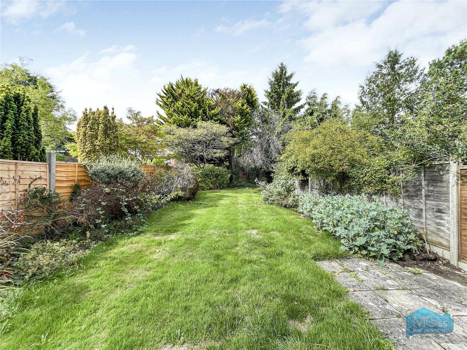 3 bedroom Semi-Detached House to rent - Martyn Gerrard