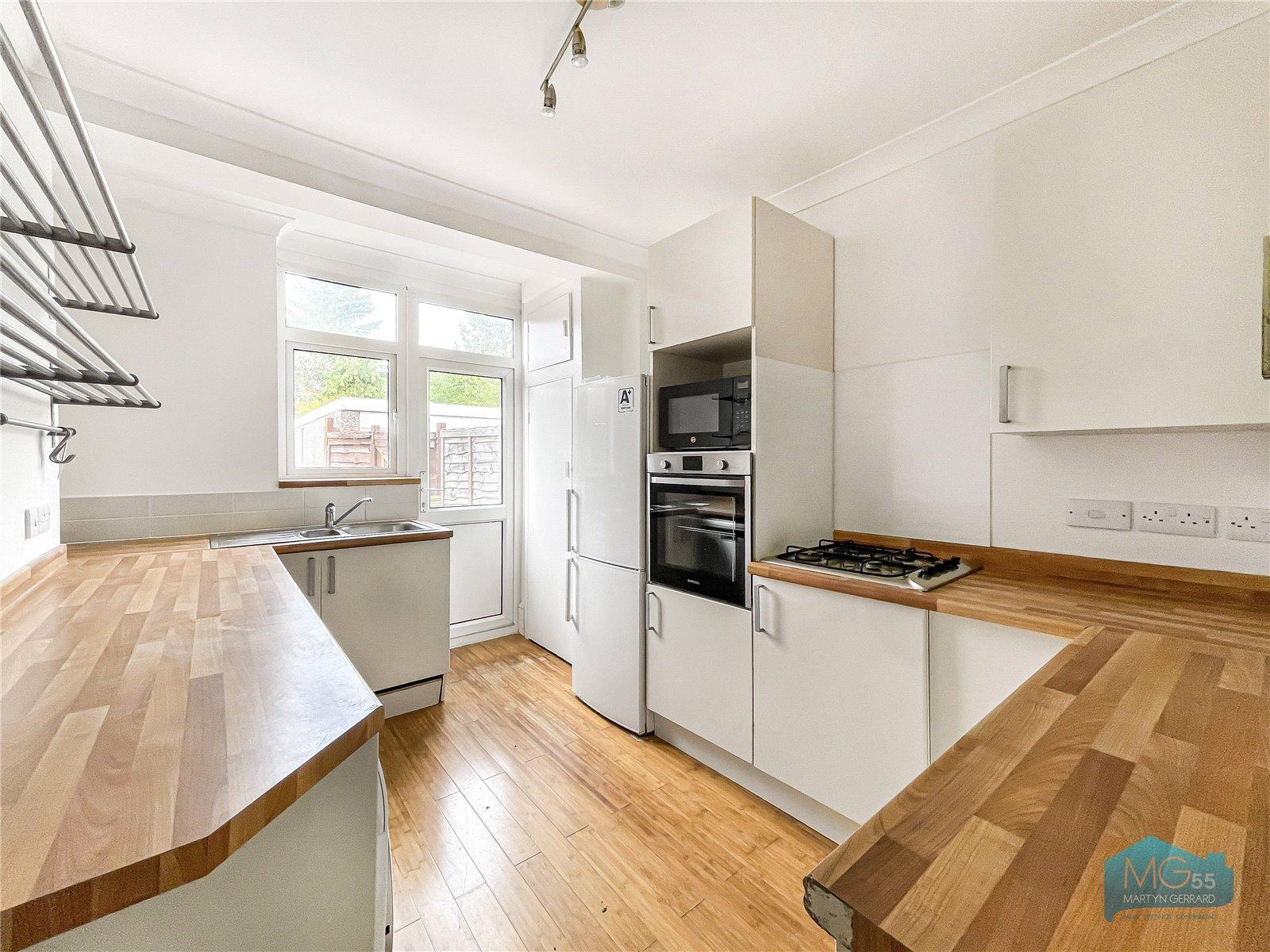 3 bedroom Semi-Detached House to rent + ' - Martyn Gerrard