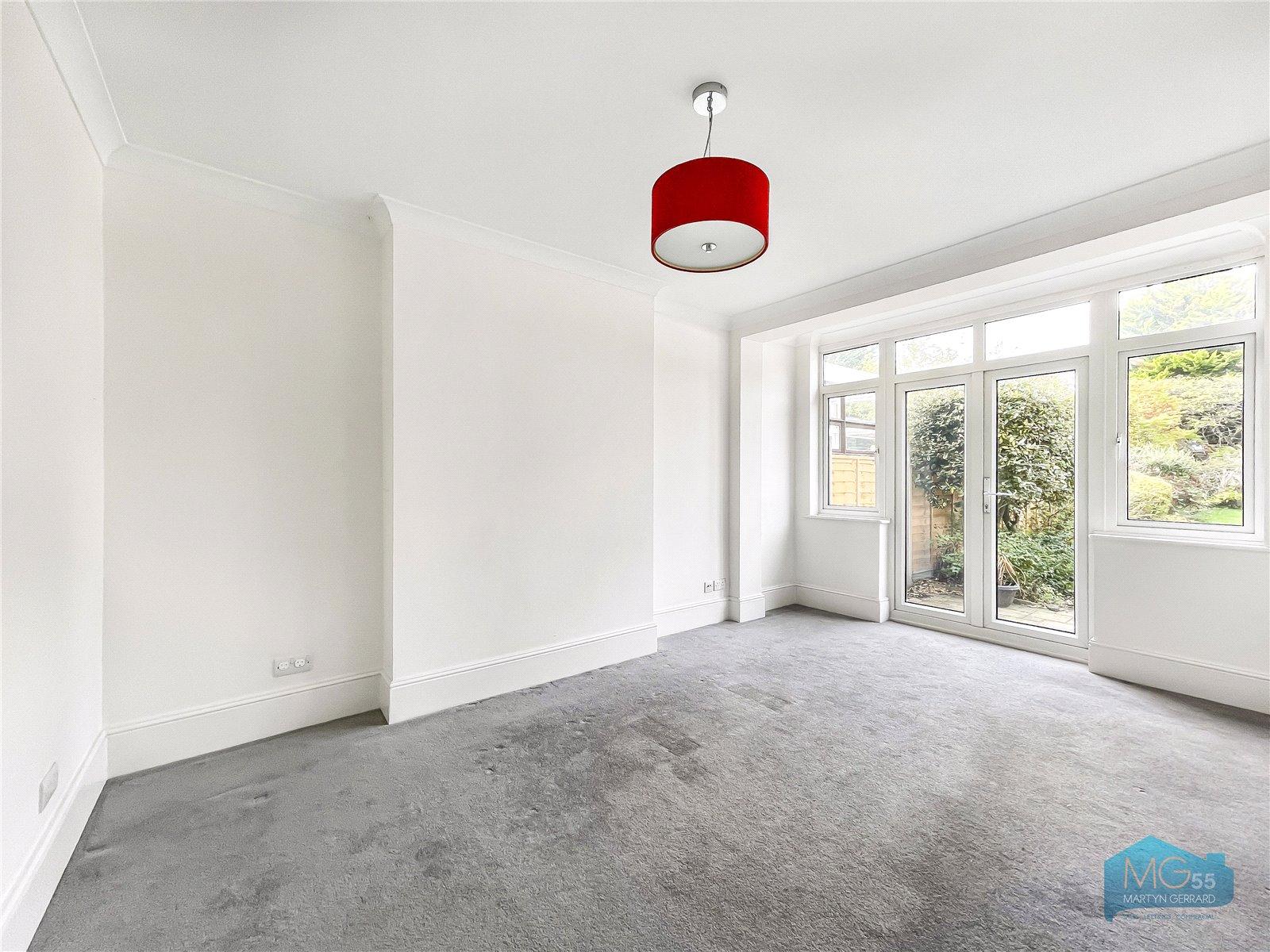 3 bedroom Semi-Detached House to rent - Martyn Gerrard