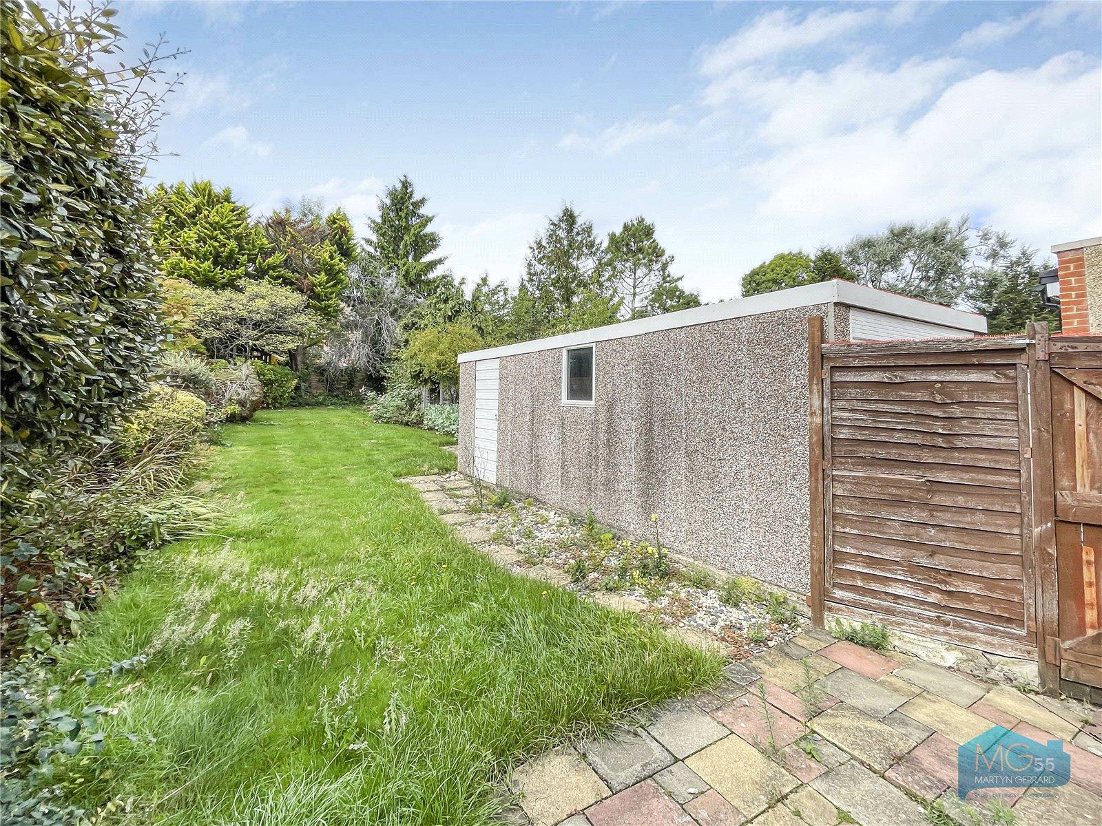 3 bedroom Semi-Detached House to rent - Martyn Gerrard
