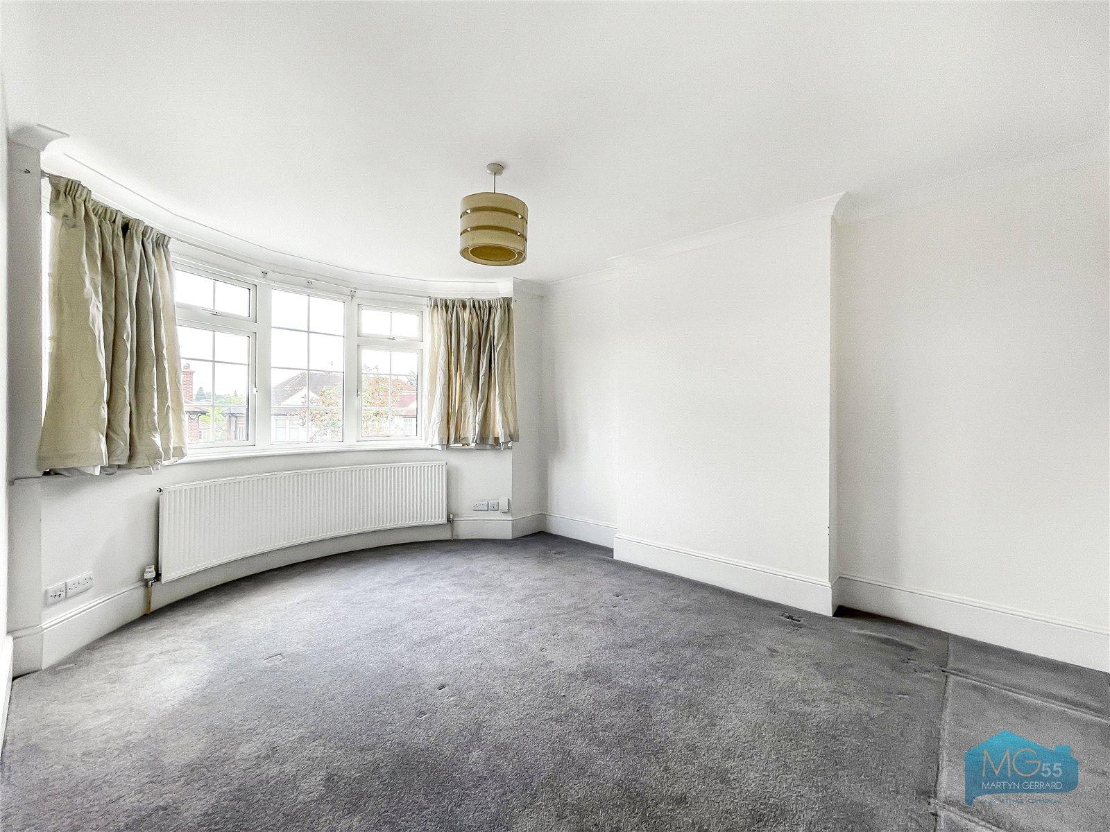 3 bedroom Semi-Detached House to rent - Martyn Gerrard
