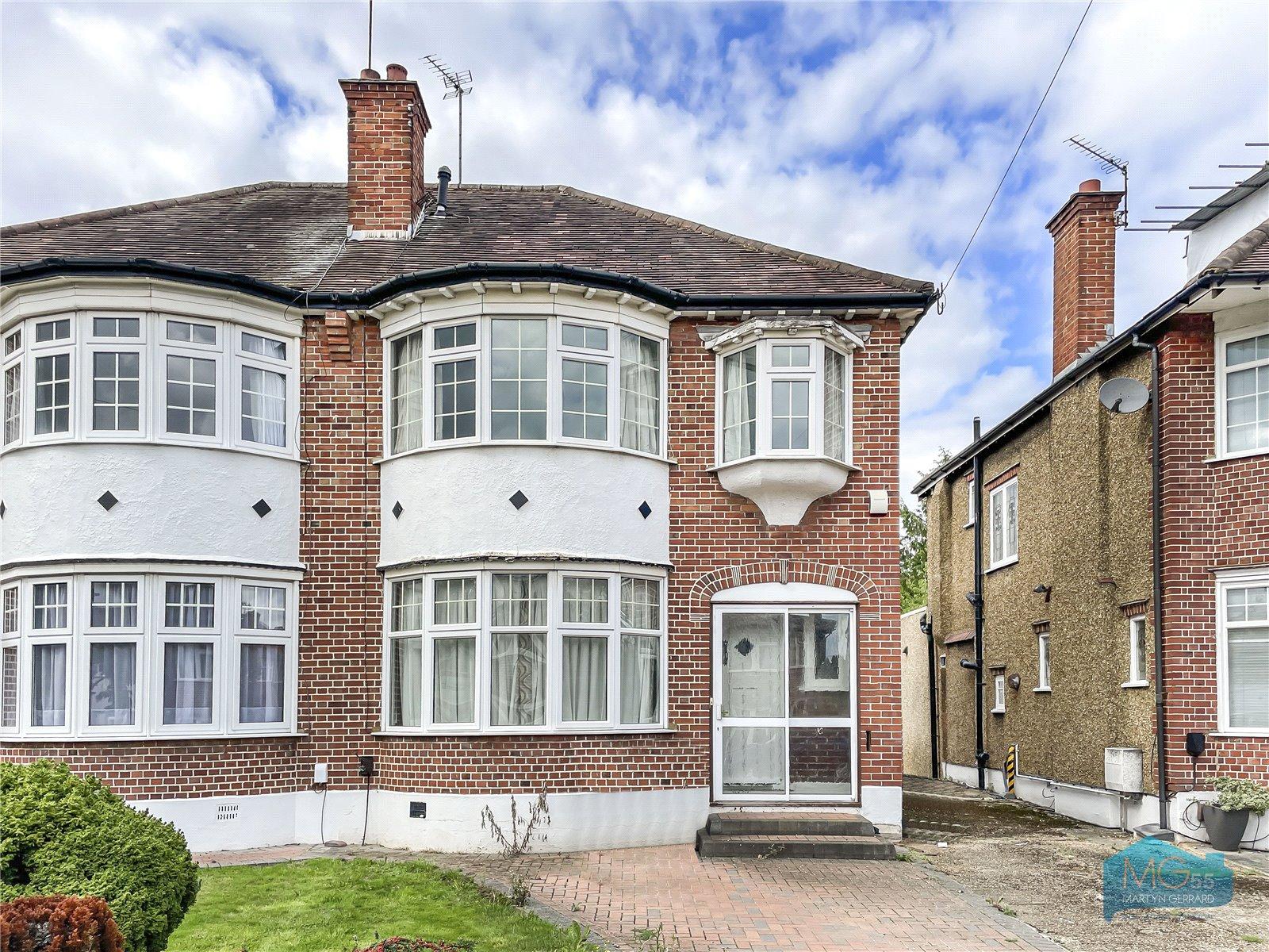 3 bedroom Semi-Detached House to rent - Martyn Gerrard